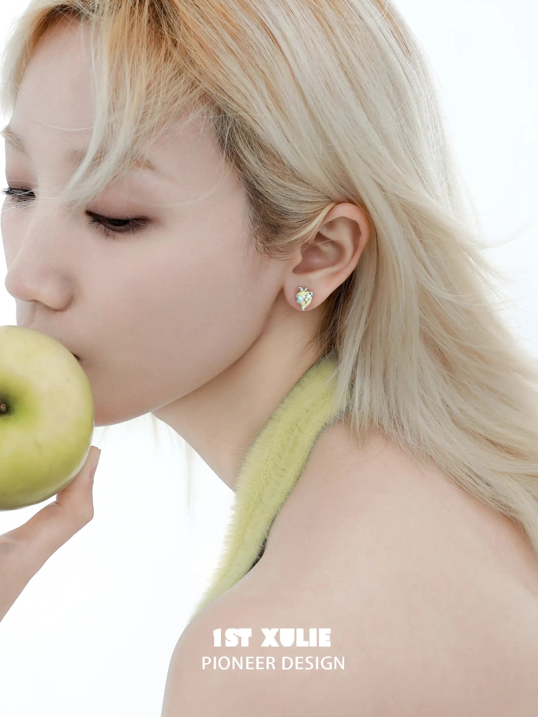 Nom Nom Snake S925 18K 플래티넘 도금 스터드 귀걸이™