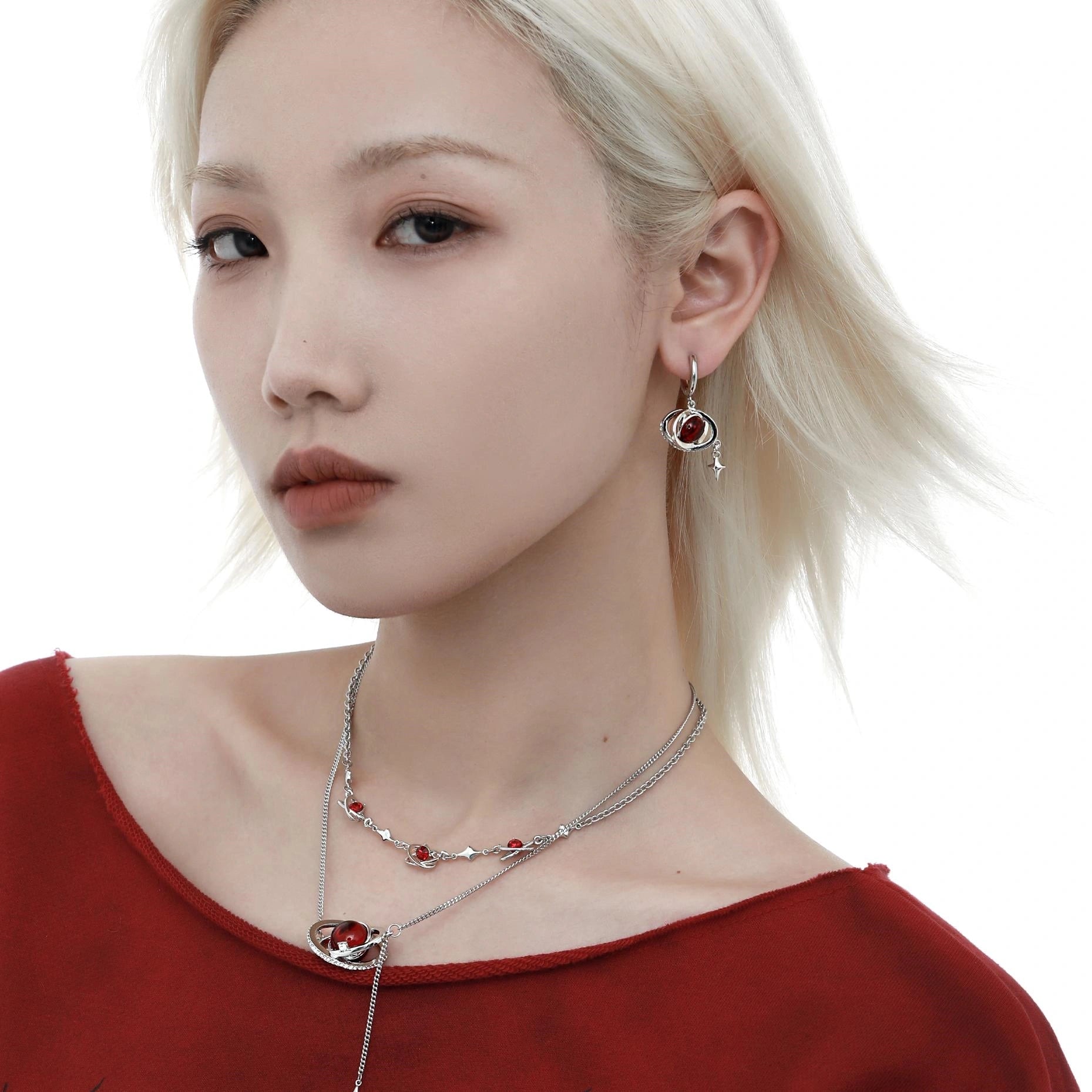 레드 네뷸라 18K 플래티넘 도금 더블 레이어 태슬 초커 네크리스™