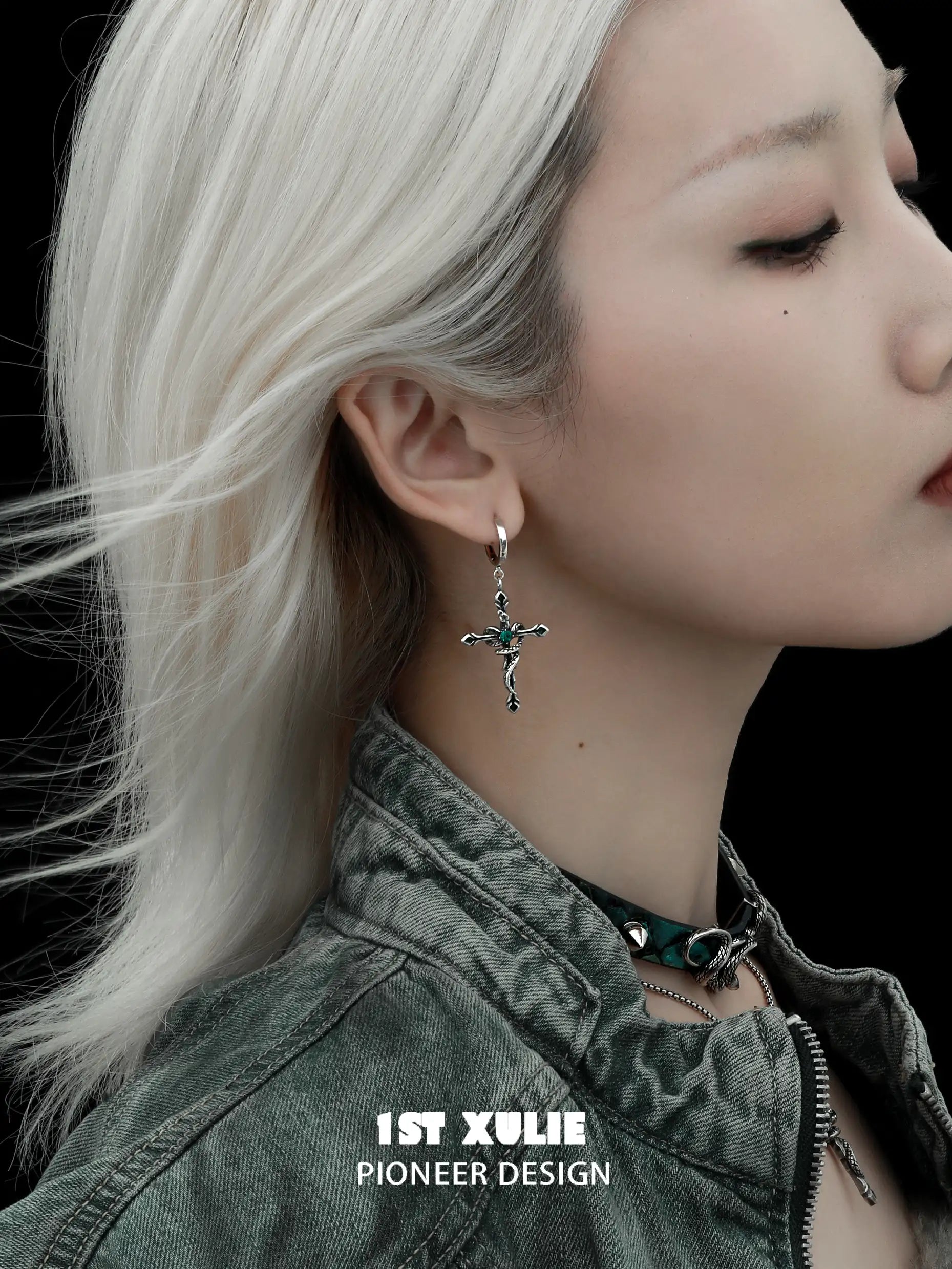 스네이크 바이트 18k 플래티넘 도금 펜던트 귀걸이™