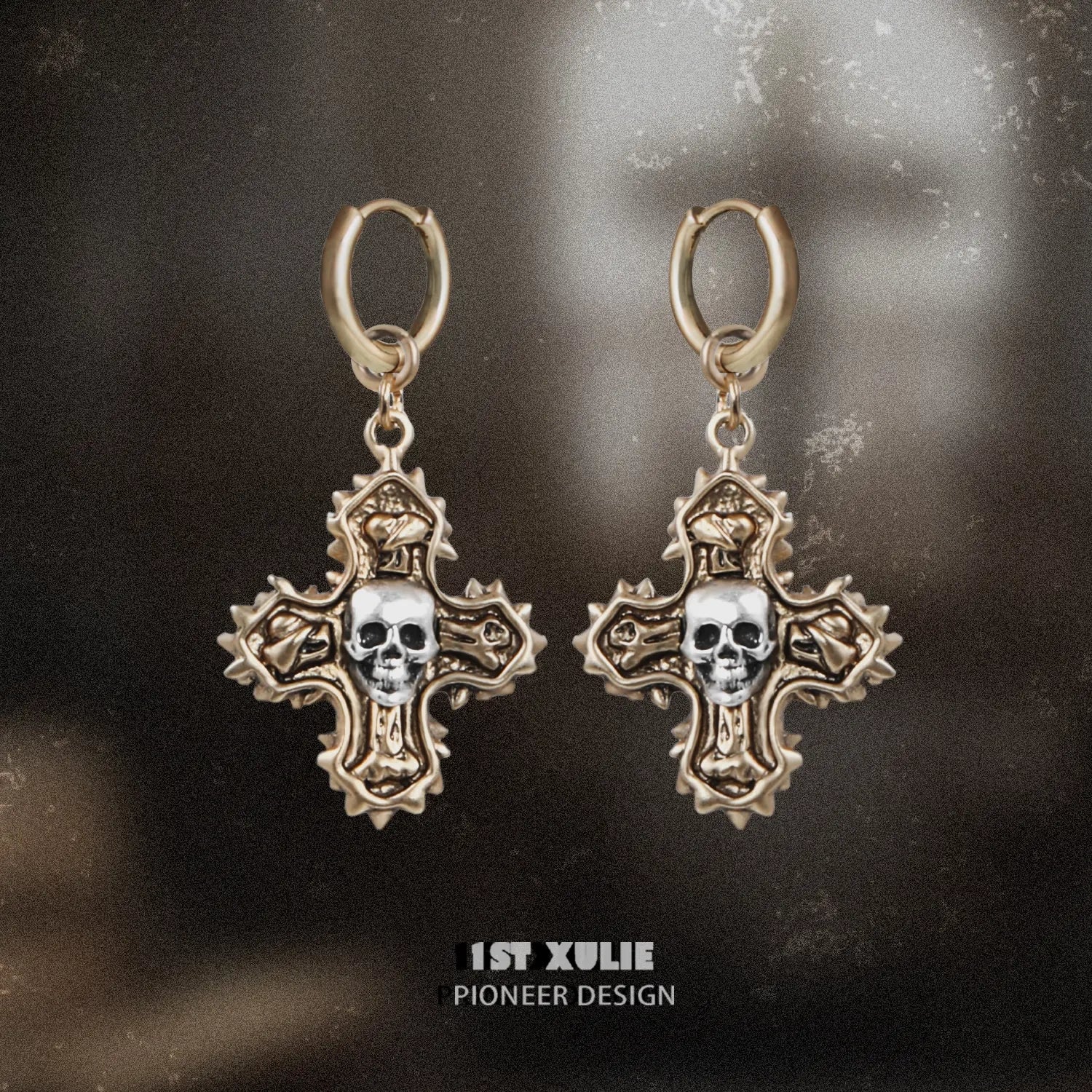 Sinfulness 18K 빈티지 골드 도금 스컬 귀걸이™