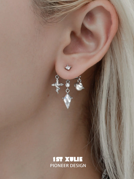 Snake Bite White × Black Serpent 18k Platinum Plated Stud Earrings™