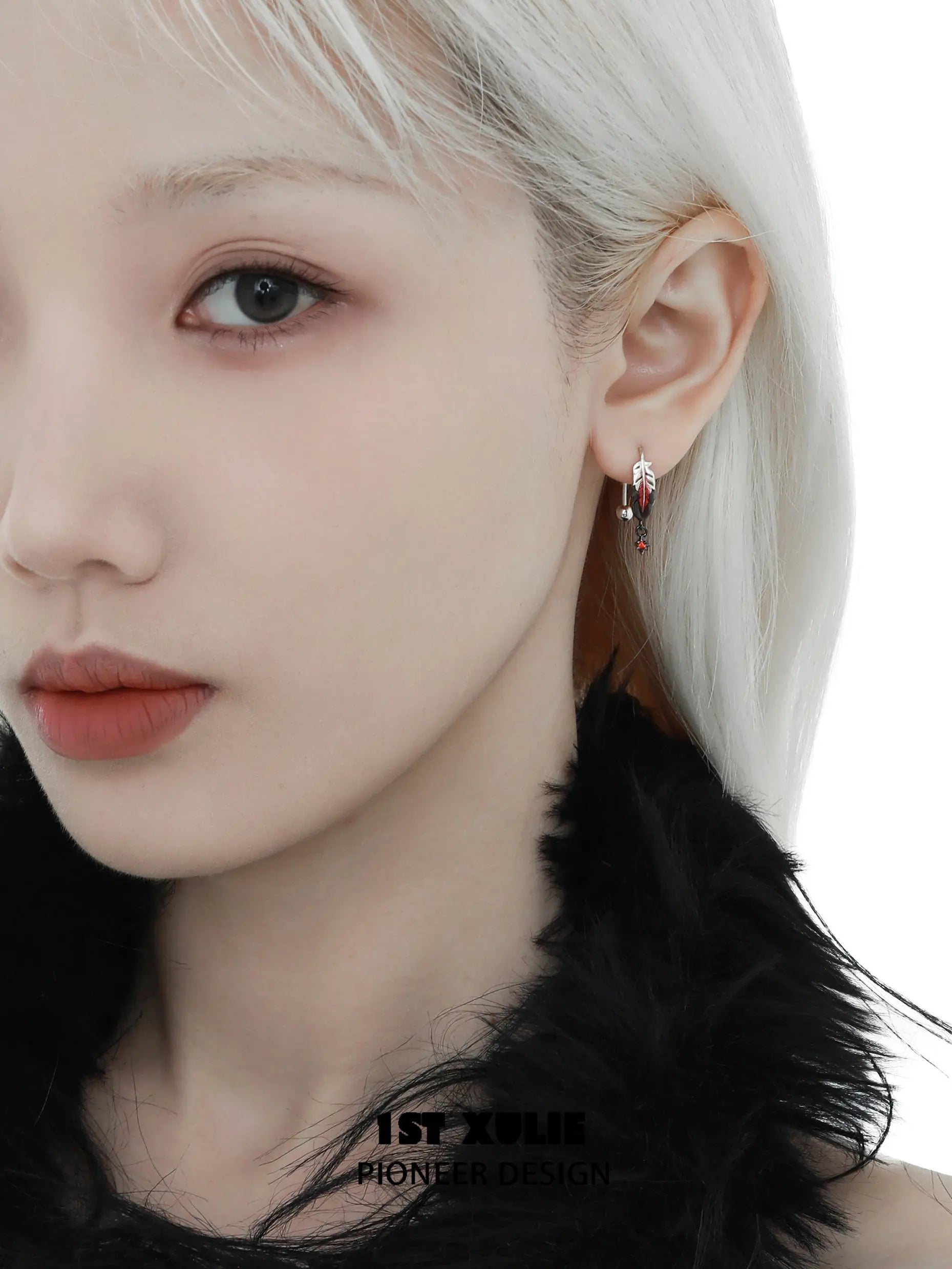 Soaring Cranes 925 스털링 실버 깃털 귀걸이™