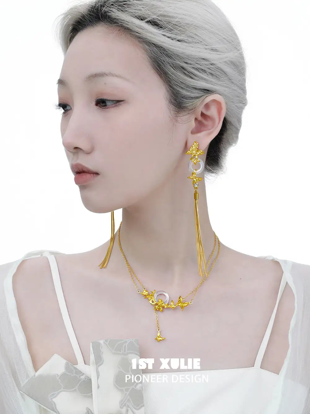 화이트플라이 18K 플래티넘 도금 24K 골드 도금 화이트 칼세도니 태슬 귀걸이™