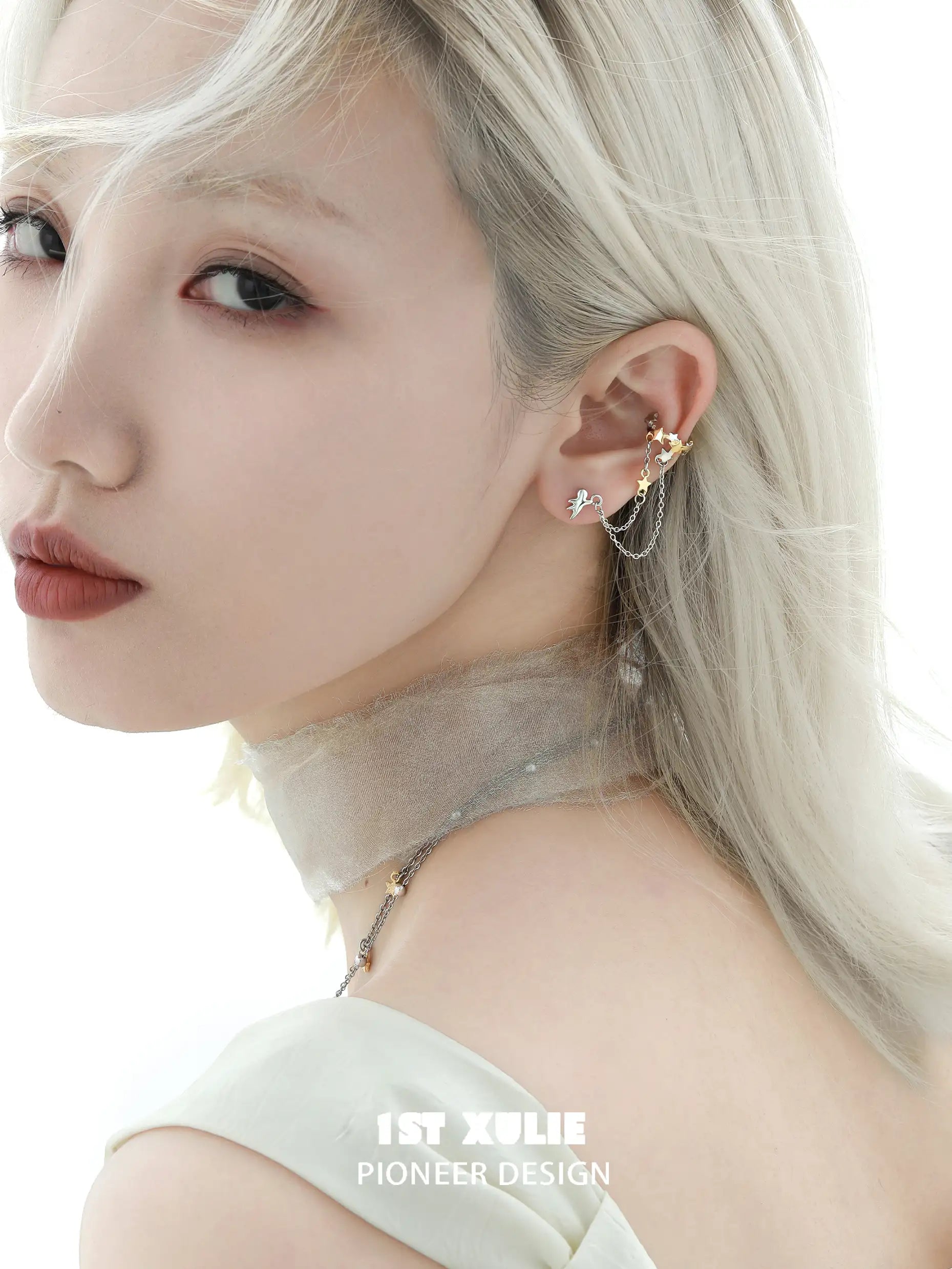 위스타 18K 플래티넘 도금 스타 &amp; 체인 이어클립 이어클립™