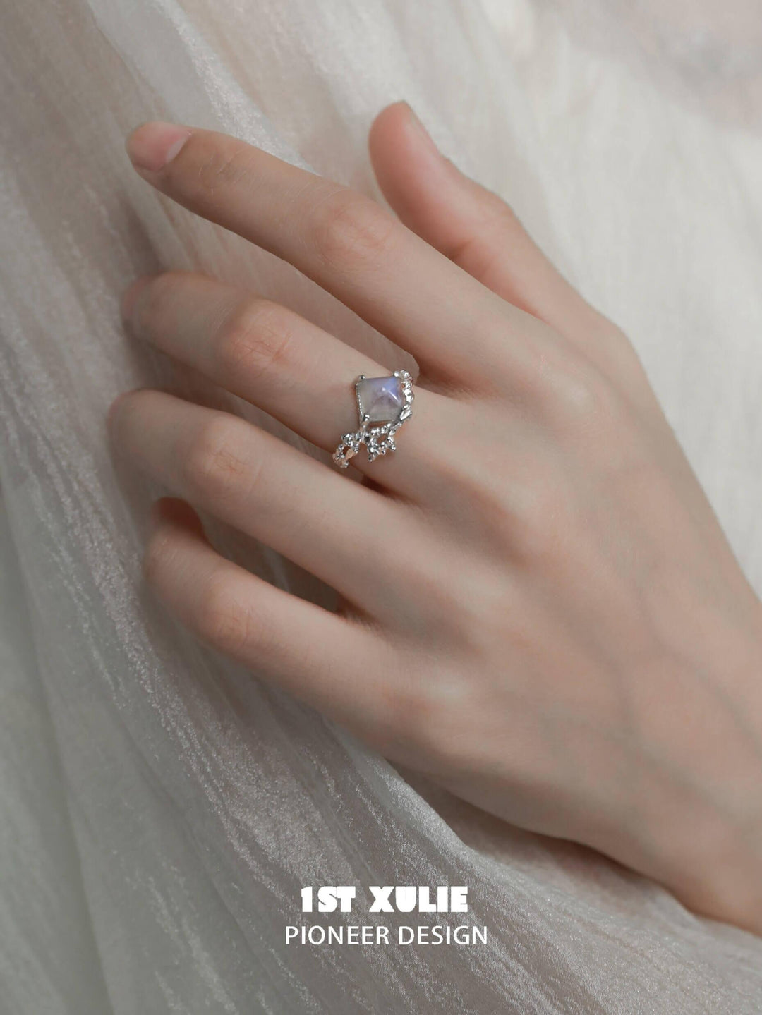 Blue Sky S925 Sterling Silver Gray Moonstone Ring™ - 1ST XULIE