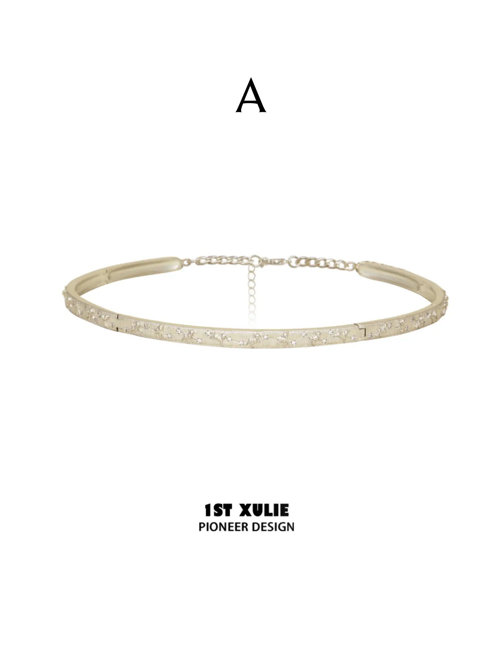 Style A narrow gold-toned choker with an extension chain