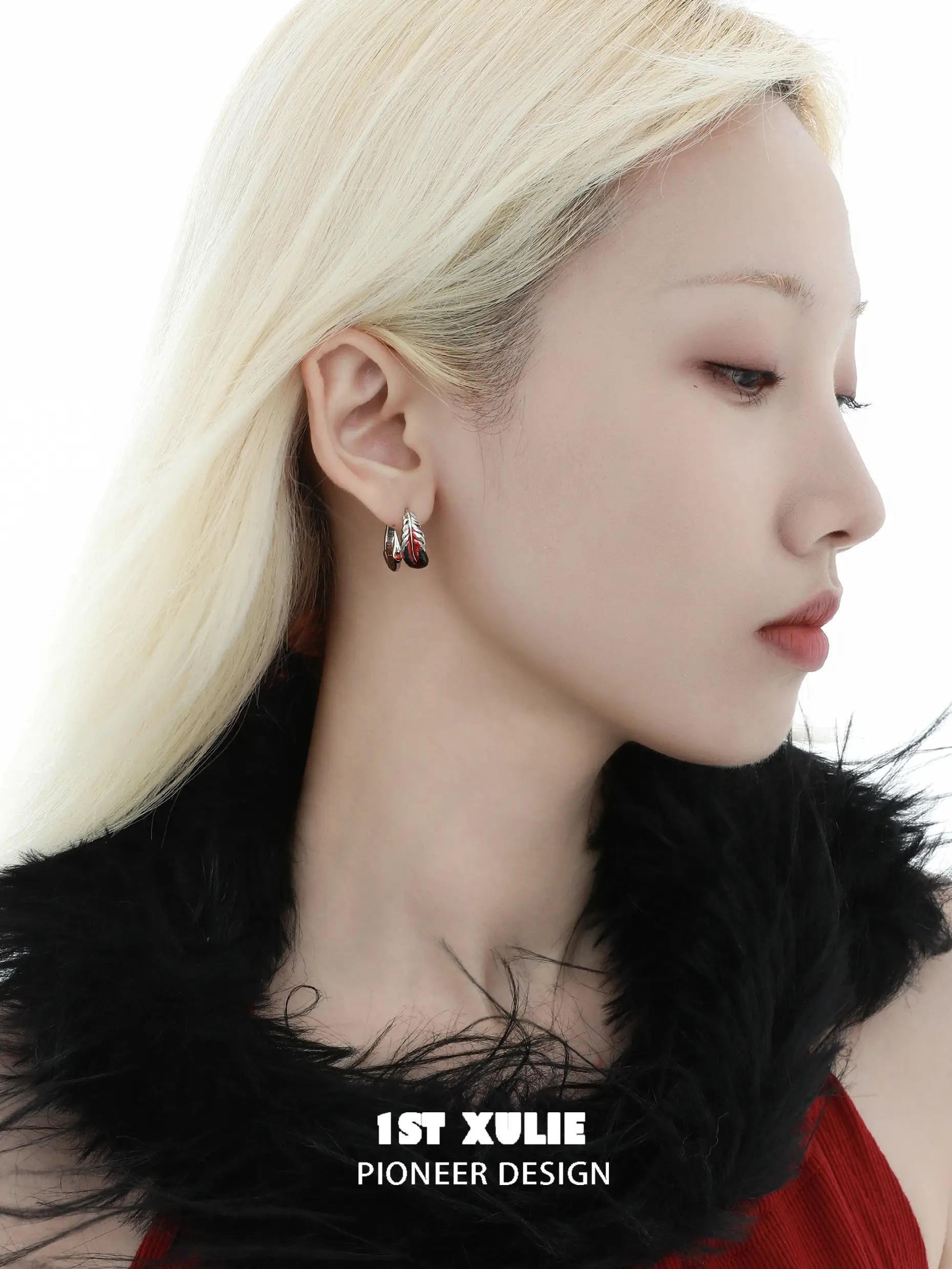 Soaring Cranes 18K 플래티넘 도금 깃털 나선형 귀걸이™