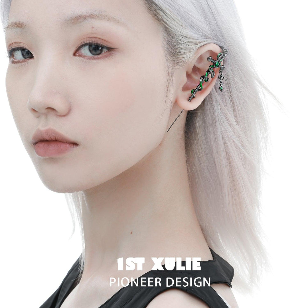 Slytherin House 18k Black Gold Plated Needle Piercing Earring™ - 1ST XULIE