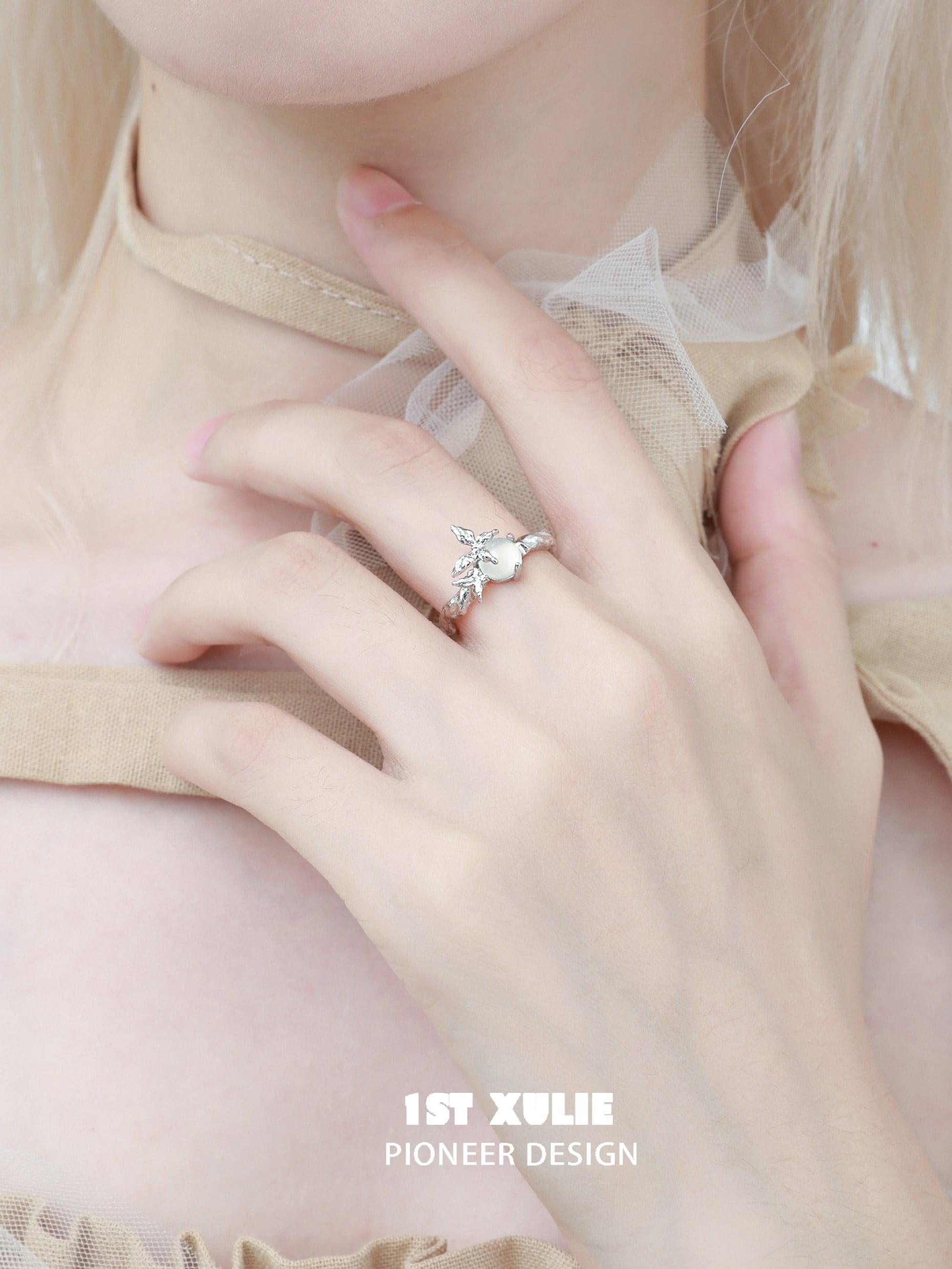 Whiterfly White Chalcedony Ring™ - 1ST XULIE